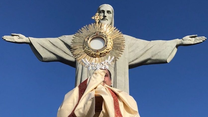 Tapetes Sustentáveis de Corpus Christi inauguram Semana do Meio Ambiente no Santuário Cristo Redentor