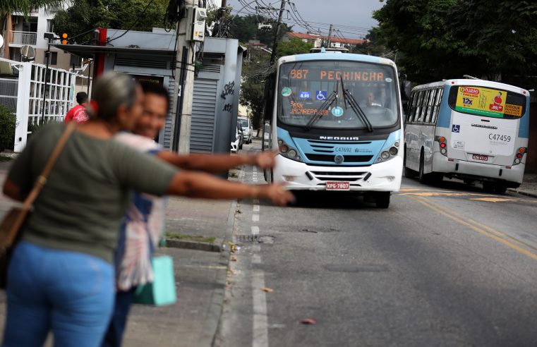 Prefeitura do Rio lança edital para concessão do mobiliário urbano que inclui pontos de ônibus e terminais do BRT