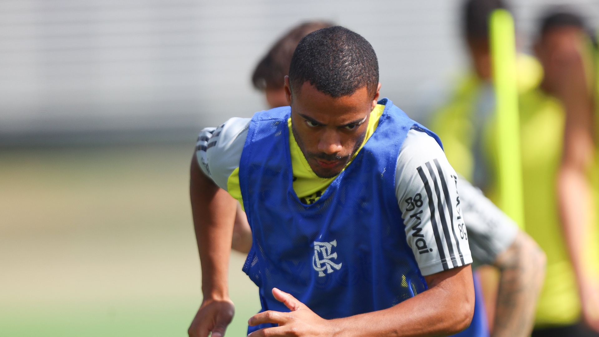 Pressionado, Flamengo recebe o Corinthians pelo Campeonato Brasileiro, neste sábado (11)