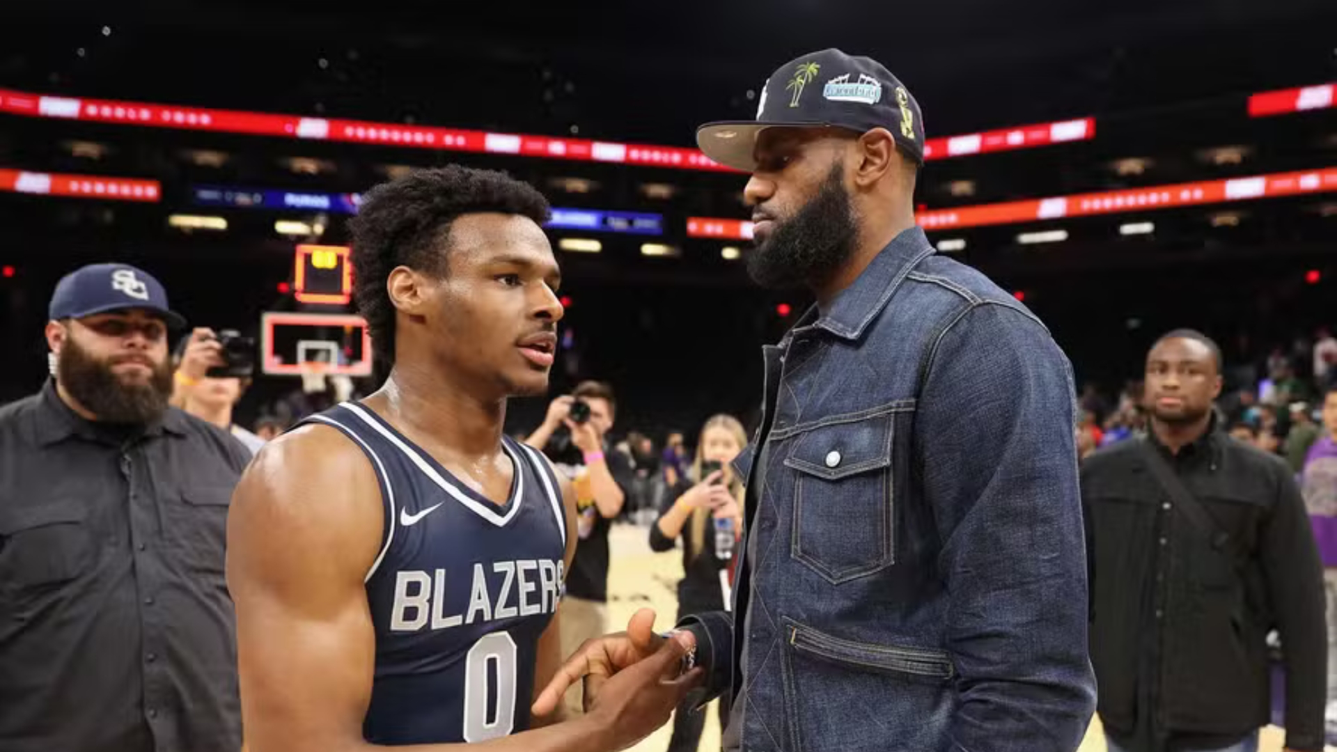 Bronny James, filho de LeBron, vai treinar com Lakers e Suns antes do Draft da NBA