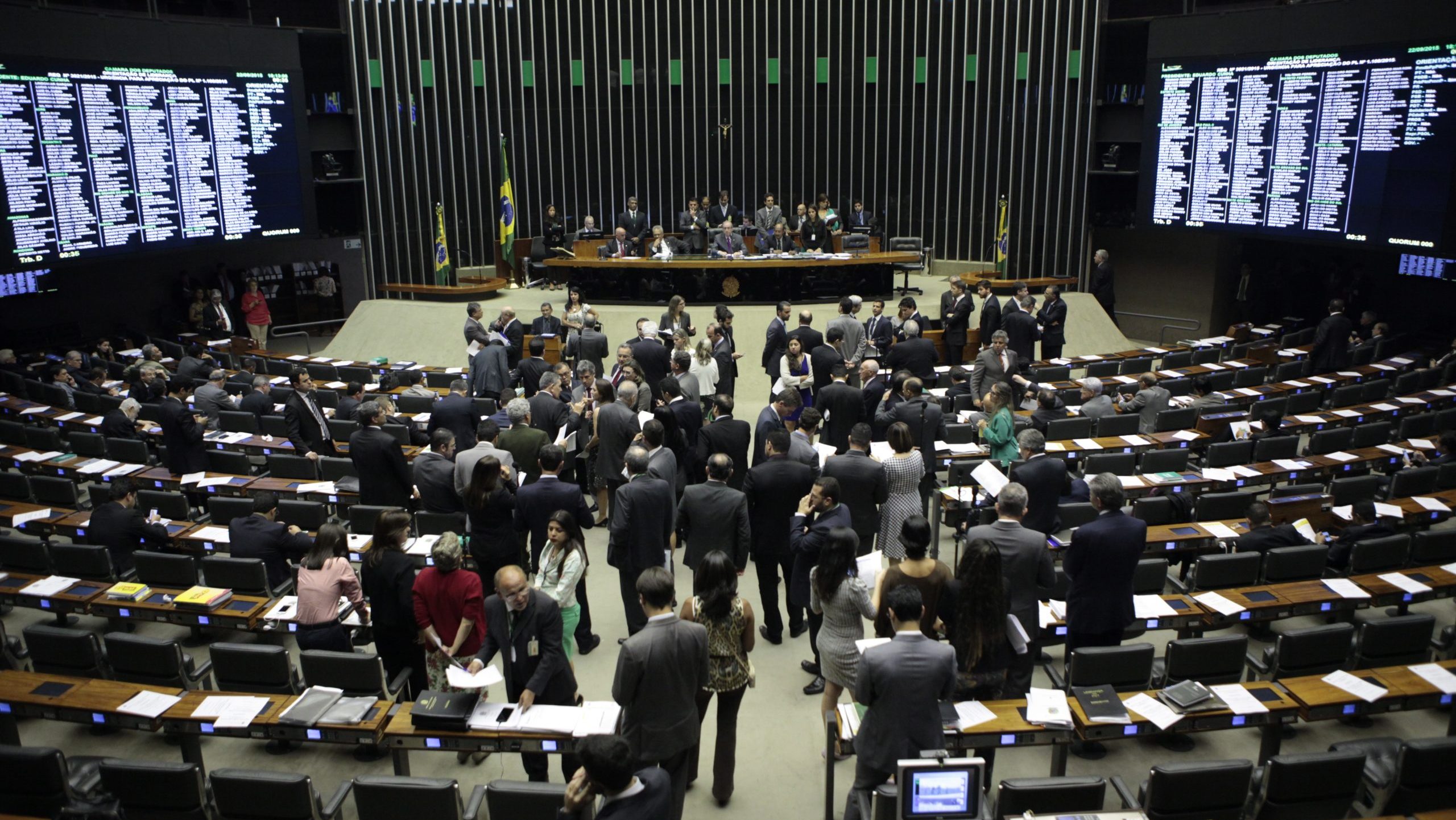 Câmara aprova lei que prevê que invasores de terra sejam barrados no Bolsa Família