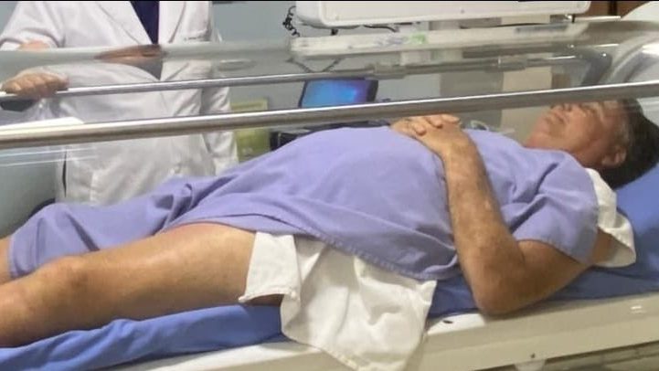 Bolsonaro é transferido de Manaus para hospital em São Paulo para tratar erisipela e obstrução intestinal