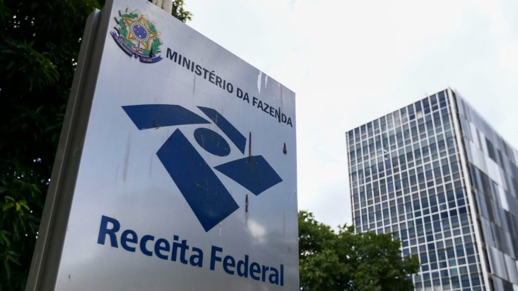 Imposto de Renda 2024: Receita paga 1º lote de restituição nesta sexta-feira (31)