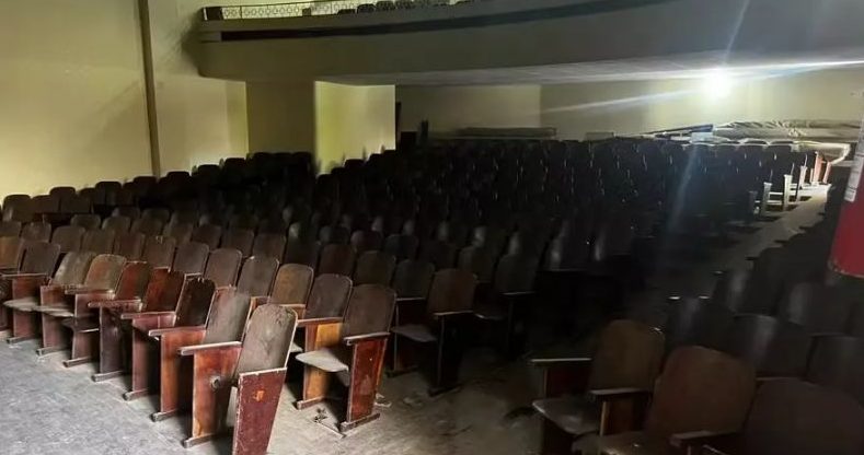 Teatro Grajaú reabre após dez anos fechado