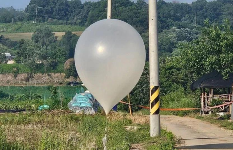 Presente de grego: Coreia do Norte volta a enviar balões com lixo para Coreia do Sul