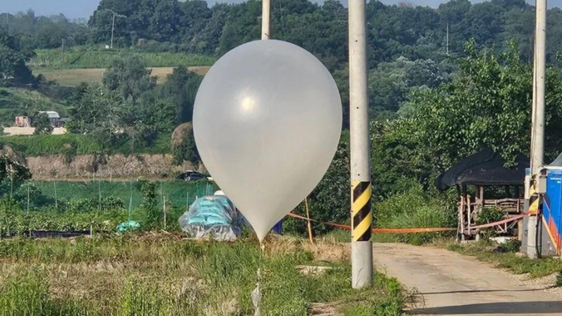 Presente de grego: Coreia do Norte volta a enviar balões com lixo para Coreia do Sul