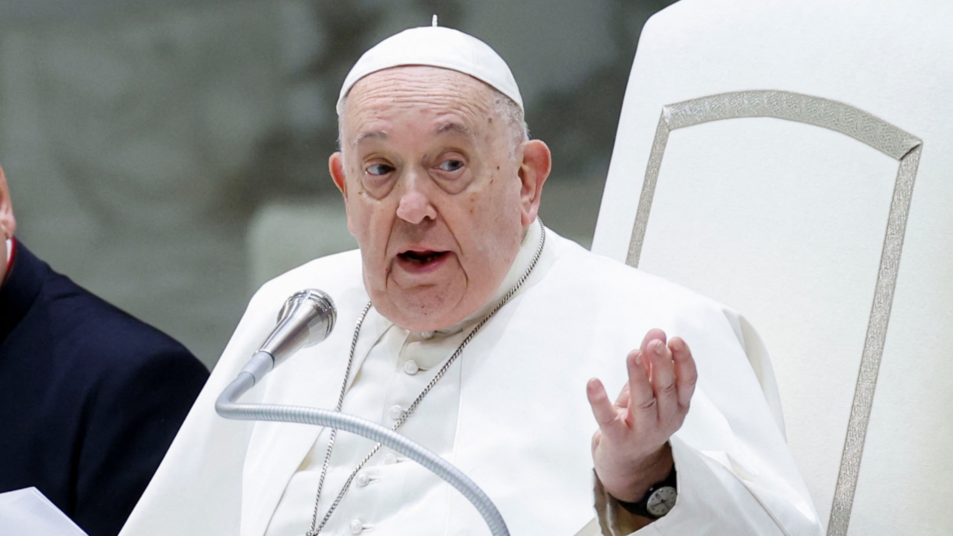 Papa reafirma ser contra as drogas e diz que legalização é ‘ilusão’