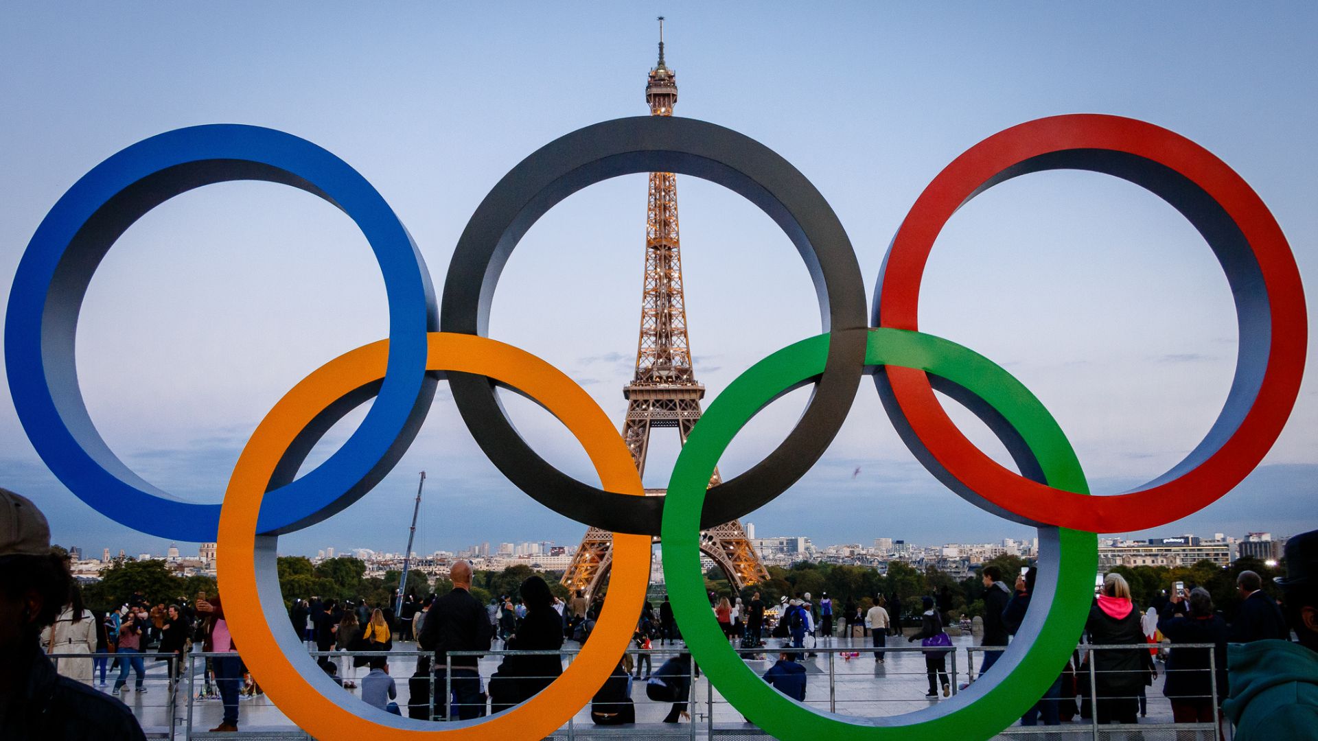 Olimpíada de Paris terá cerimônia de abertura com 10 mil atletas no rio Sena