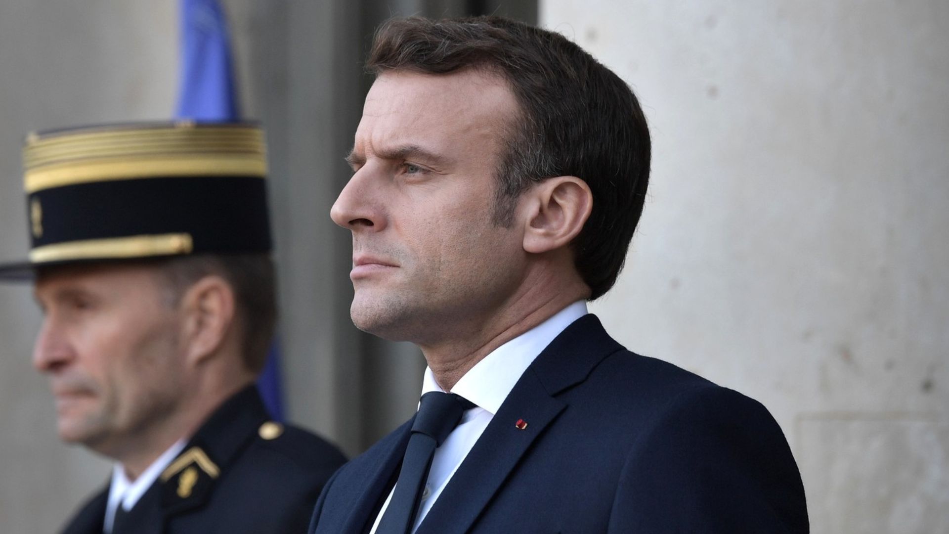 Após avanço da ultradireita, Macron dissolve parlamento e convoca novas eleições na França