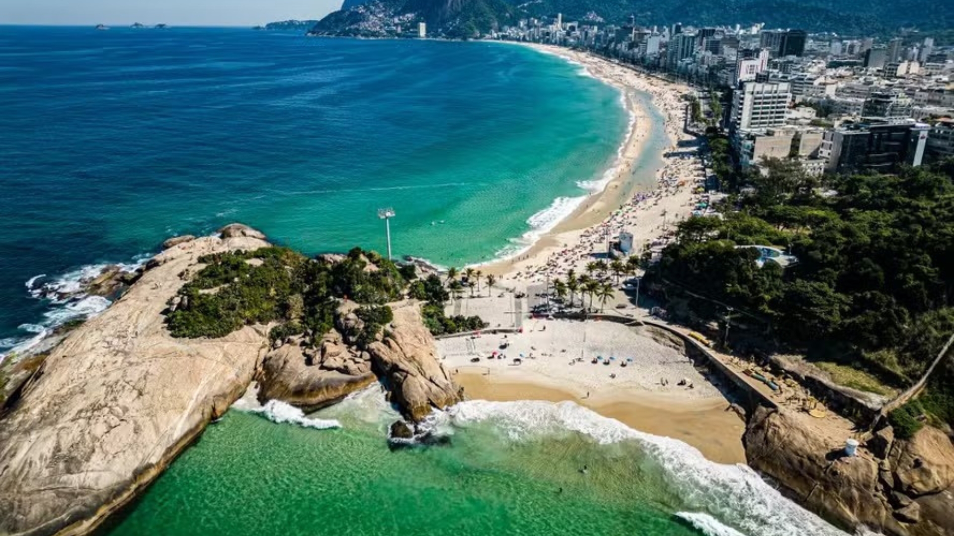 É o Caribe? Rio amanhece com águas transparentes nesta quarta-feira (19)