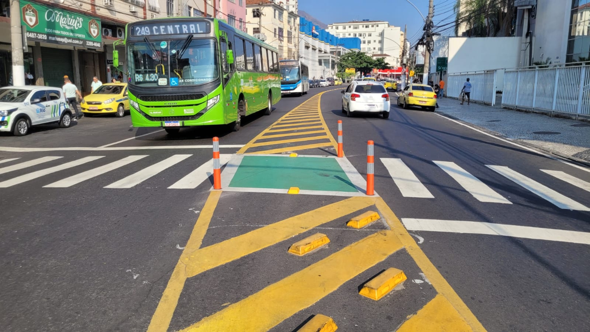 CET-Rio implanta projeto de moderação de tráfego na Rua Dias da Cruz, no Méier