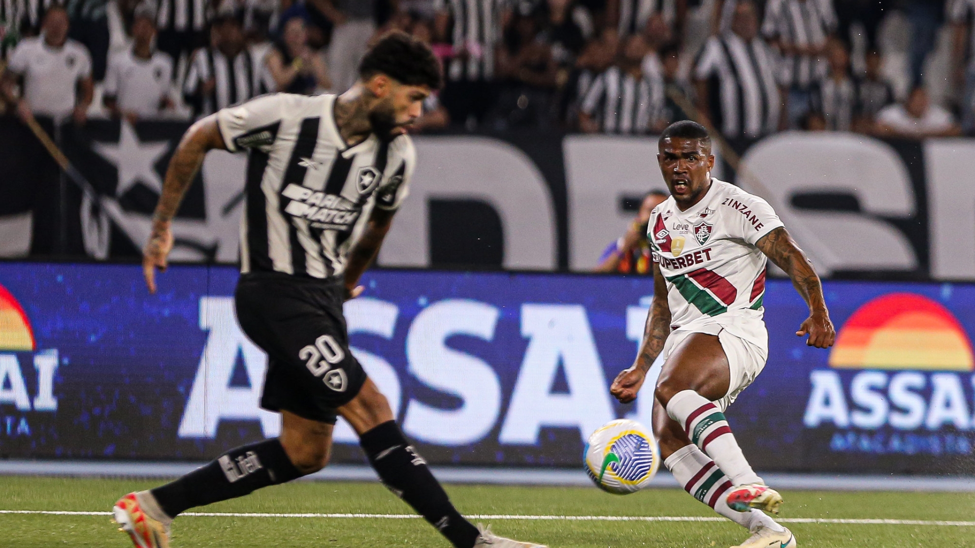 Botafogo domina Fluminense, vence por 1 a 0 e mantém invencibilidade de dois anos