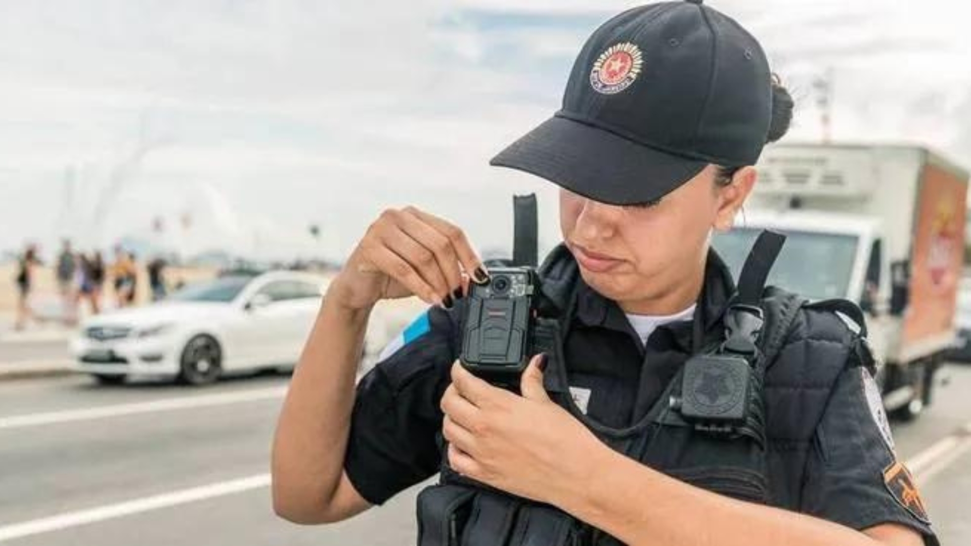 Após implementação de câmeras em policiais, número de operações caem 29%