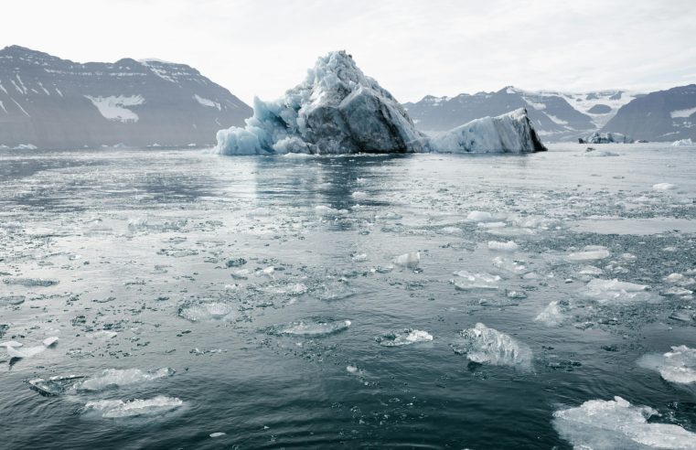 Oceanos registram maior temperatura da história em 2023; taxa de aquecimento dobra em 20 anos