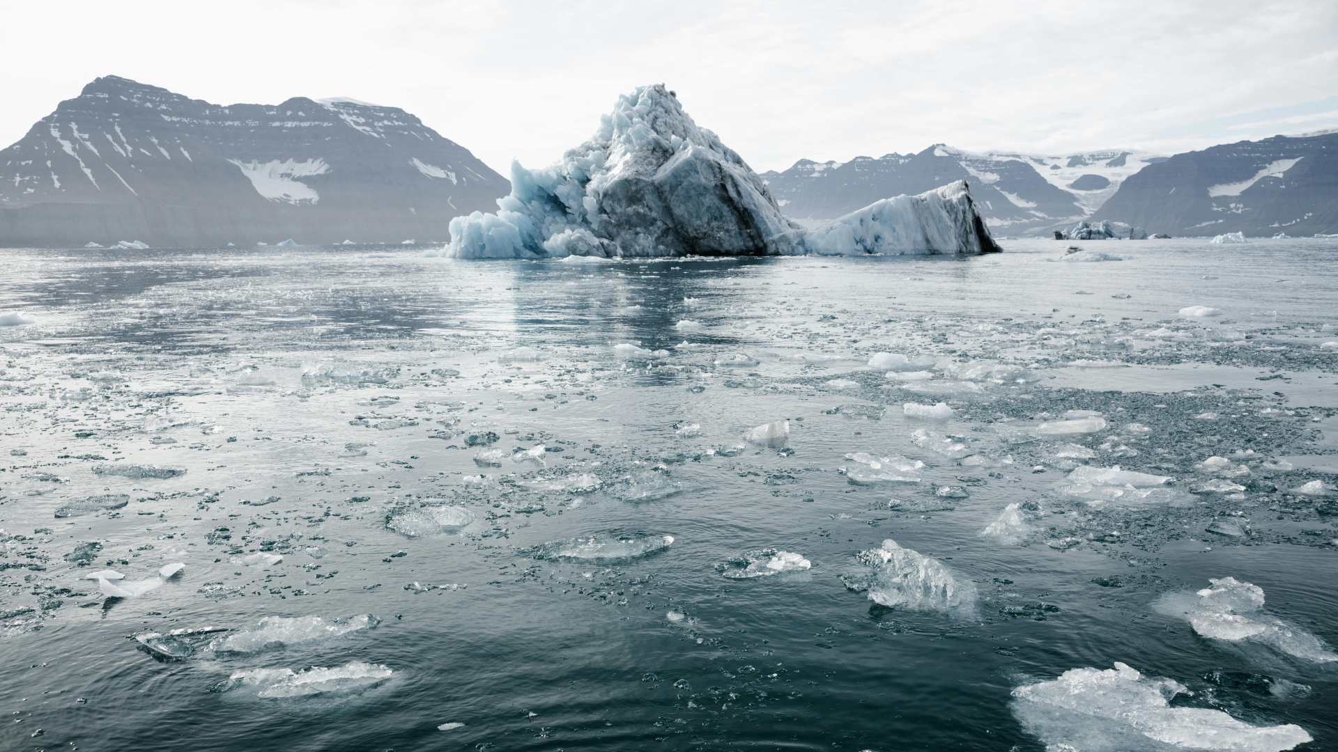 Oceanos registram maior temperatura da história em 2023; taxa de aquecimento dobra em 20 anos