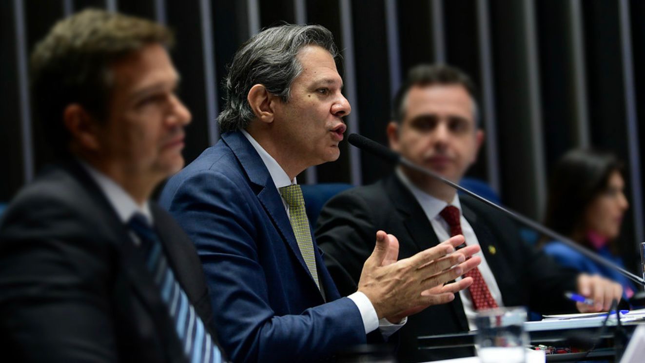 ‘Taxa das blusinhas’: Haddad questiona varejista chinesa sobre aumento de preço após taxa de 20%