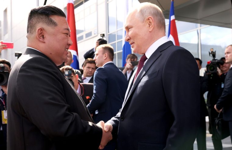 Rússia e Coreia do Norte assinam acordo de proteção mútua