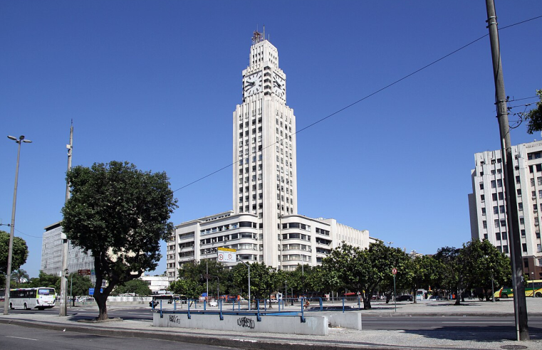 Servidores denunciam estado de elevadores em prédio da Central do Brasil