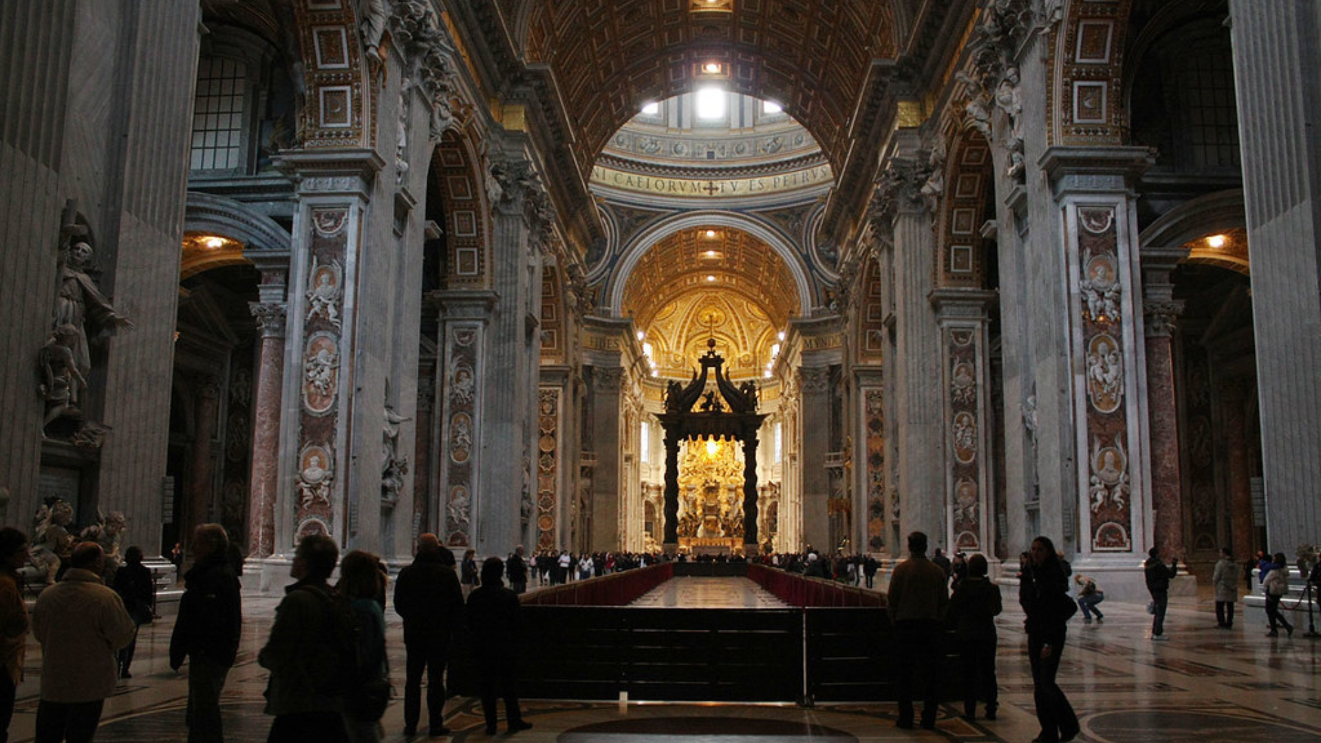 Restrições: Vaticano proíbe tatuagens e uso de piercings para funcionários da Basílica de São Pedro