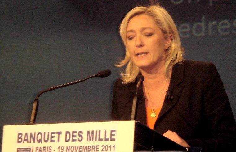 França: Justiça investiga suspeita de financiamento ilegal na campanha presidencial de Le Pen em 2022