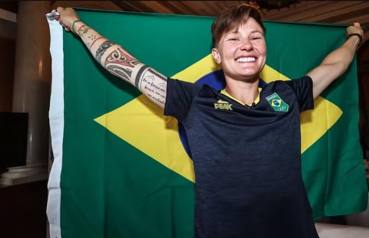 Capitã do Rugby supera câncer para chegar à terceira Olimpíada e será porta-bandeira do Brasil em Cerimônia de Abertura