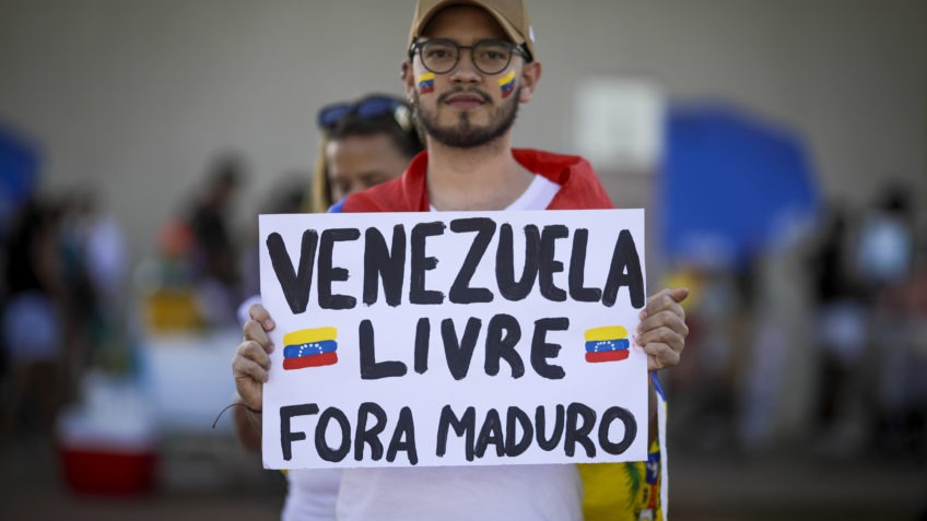 Venezuelanos fazem ato por direito ao voto em São Paulo: ‘Apoiem nossa luta por uma Venezuela democrática’