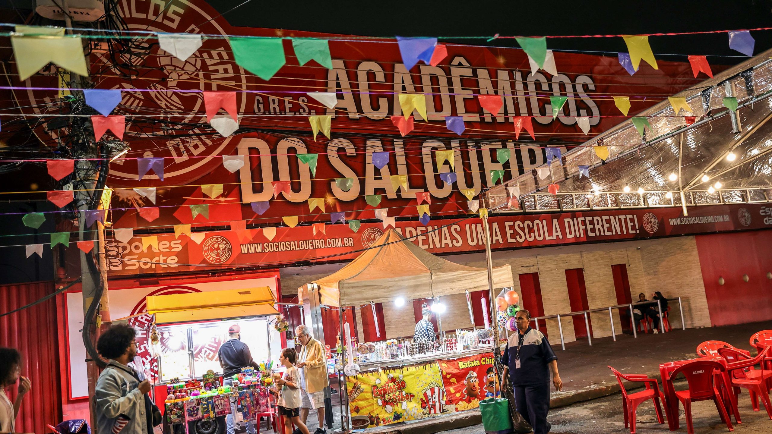 Bateria do Salgueiro e Forrozão Junino animam Arraiá na Silva Teles neste fim de semana