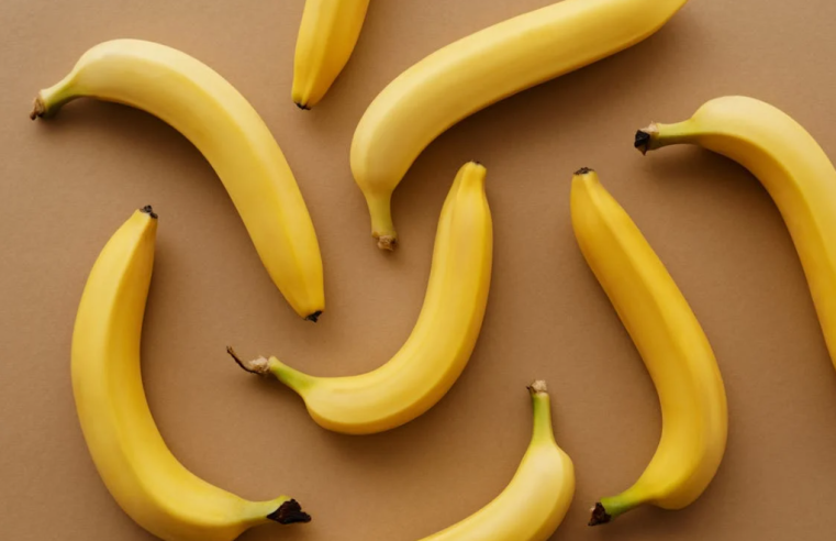 Comer duas unidades de banana por dia, no café da manhã, auxilia no emagrecimento