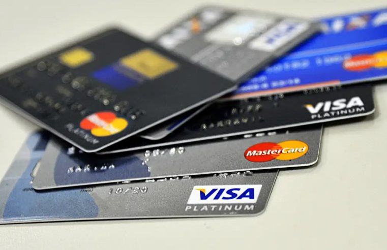 Portabilidade do saldo devedor do cartão de crédito começa a valer nesta segunda (01)