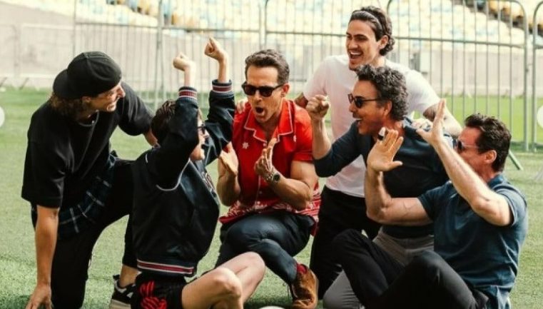 Elenco de ‘Deadpool & Wolverine’ visita Maracanã e encontra jogadores do Flamengo