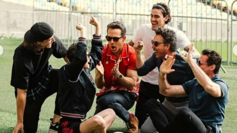 Elenco de ‘Deadpool & Wolverine’ visita Maracanã e encontra jogadores do Flamengo