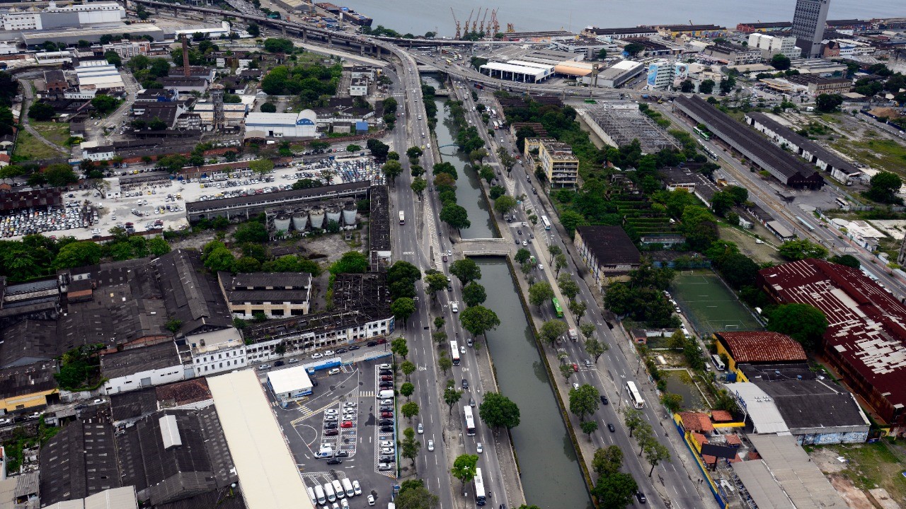 Avenida Francisco Bicalho terá interdição parcial até domingo (14) para manutenção em pontilhão da SuperVia 