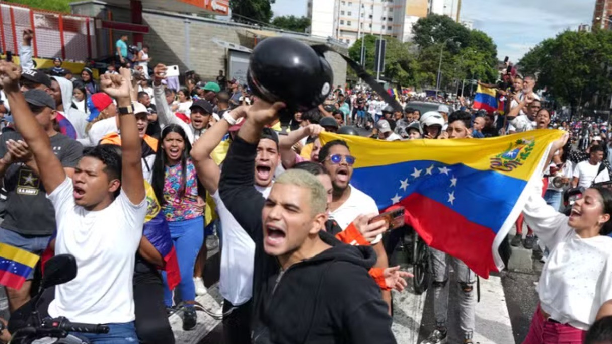 Venezuela: Manifestantes vão às ruas contra proclamação de Maduro