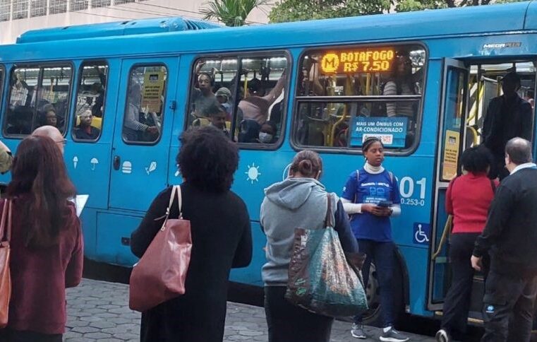 Concessionária tenta convencer passageiros das ‘vantagens’ do fim do Metrô na Superfície