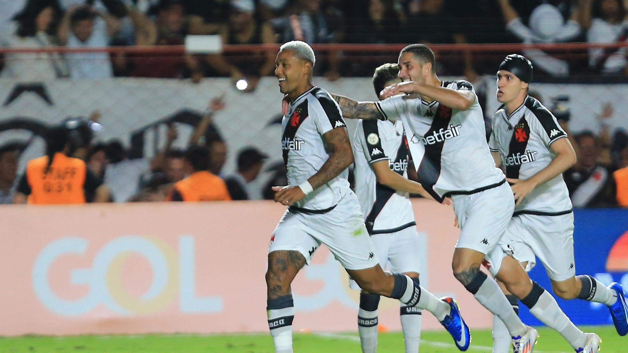 Vasco amplia sequência de vitórias no Brasileirão com triunfo sobre o Atlético-GO por 1 a 0