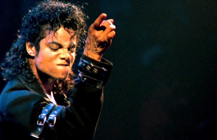 Irmãos e filho de Michael Jackson celebram aniversário e homenageiam Rei do Pop nas redes sociais