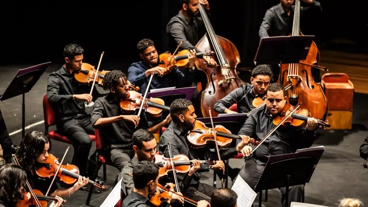 A Orquestra Sinfônica Brasileira Jovem realiza Concerto de Câmara no Teatro Noel Rosa, na UERJ