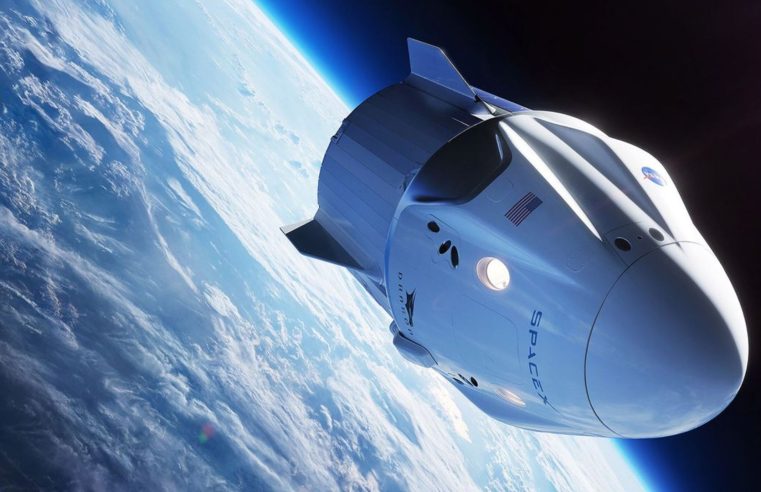 NASA opta por espaçonave Crew Dragon da SpaceX para retorno de astronautas após falha do Starliner