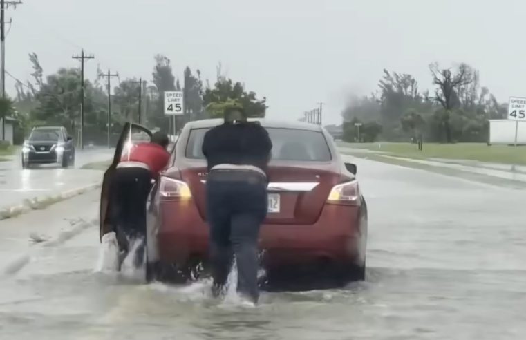 Furacão Debby se aproxima à costa dos Estados Unidos e mais de 100 mil residências ficam sem energia elétrica na Flórida