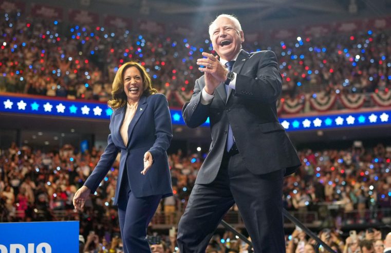 Em primeiro comício juntos, Kamala e Walz defendem a liberdade e atacam Trump