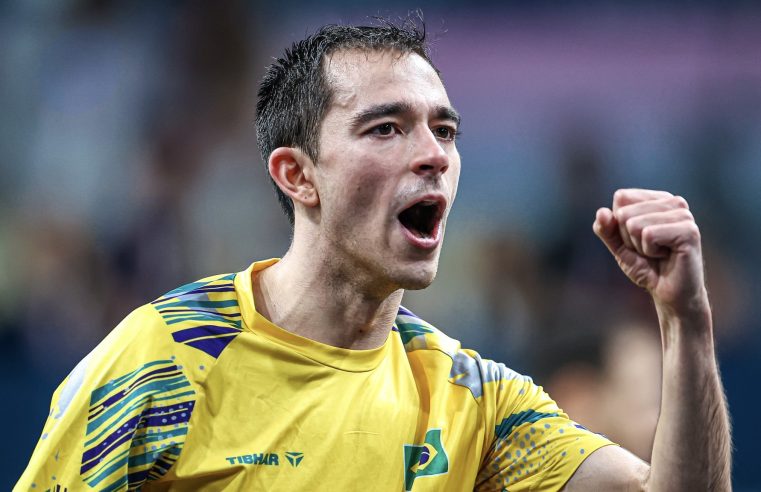 Hugo Calderano arrasa sul-coreano e coloca Brasil na semifinal do tênis de mesa em Paris 2024