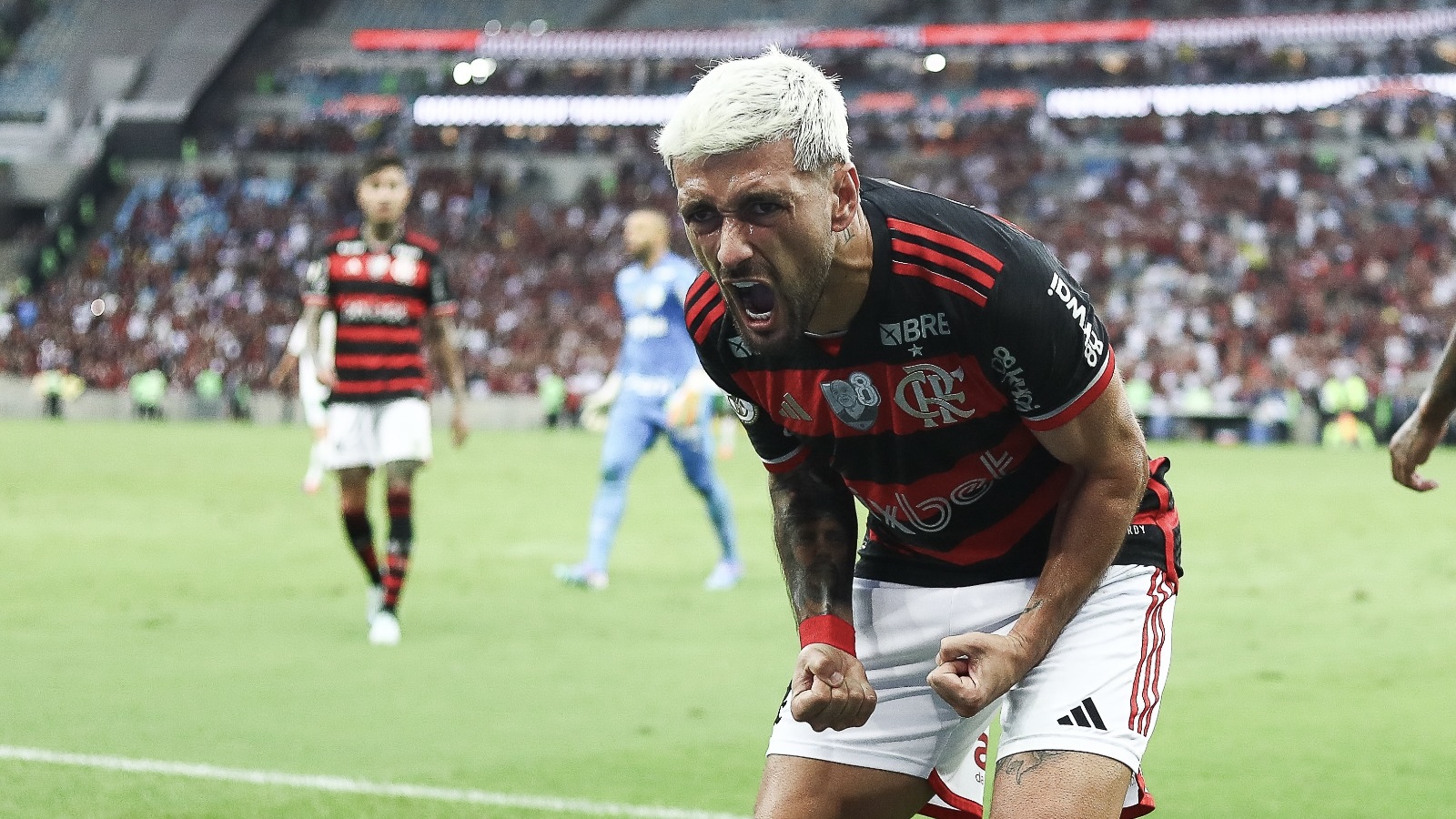 Flamengo empata em 1 a 1 com Palmeiras no Maracanã e perde chance de assumir a liderança do Brasileirão