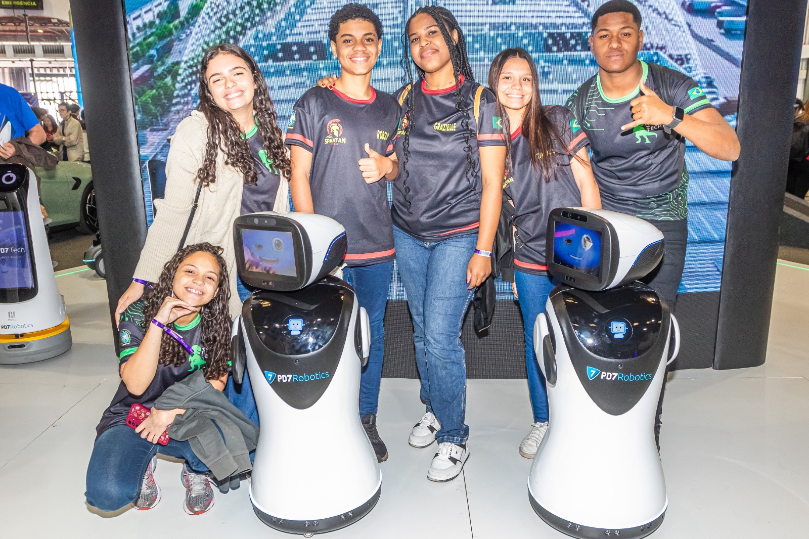 Destaques do campeonato mundial de robótica, alunos da rede estadual visitam o Rio Innovation Week