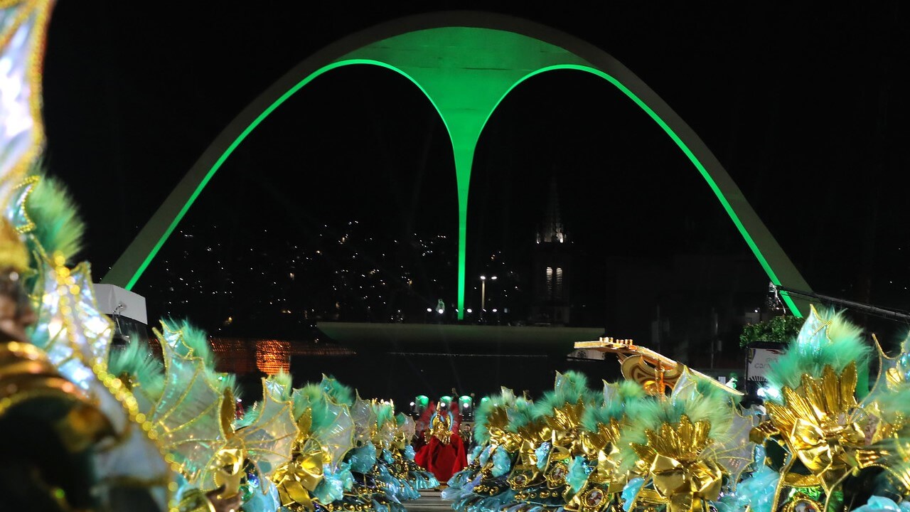 Carnaval 2025 do Rio; Liesa vende 20 mil ingressos em 2 horas