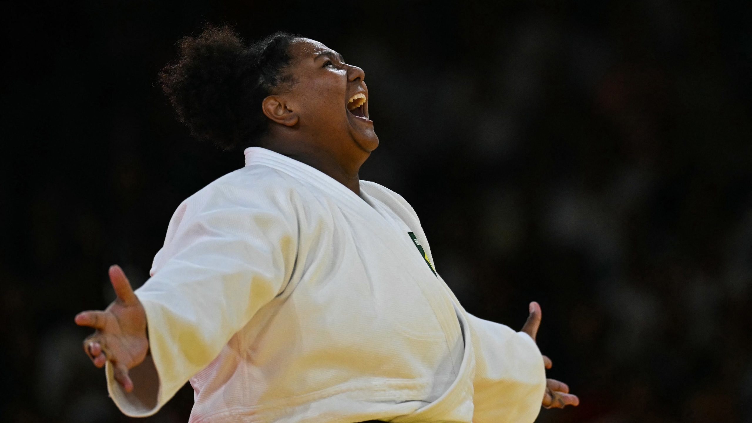 Judô: Bia Souza conquista primeiro ouro brasileiro em Paris