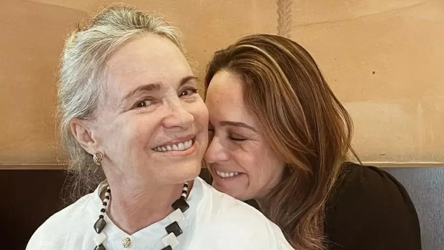 Filha de Regina Duarte, atriz Gabriela Duarte, revela que relação da mãe com política afetou vida pessoal