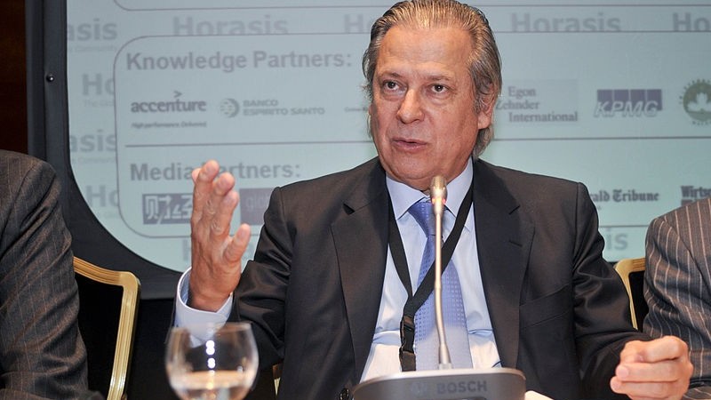 José Dirceu, ex-ministro da Casa Civil, é internado sob suspeita de insuficiência coronária