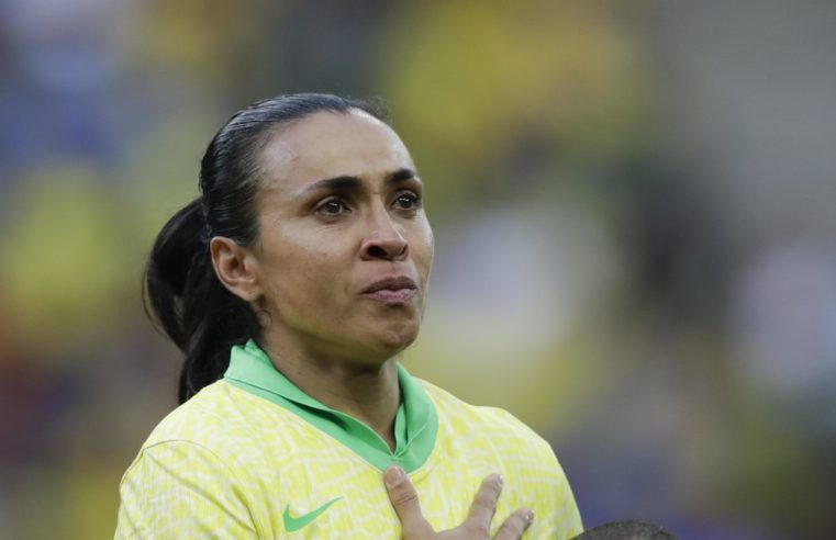 Corte Arbitral do Esporte mantém suspensão de Marta no jogo do Brasil nesta terça-feira (6)