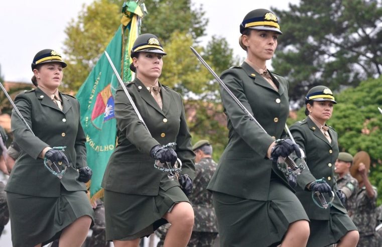 Governo assina norma que permite alistamento voluntário de mulheres