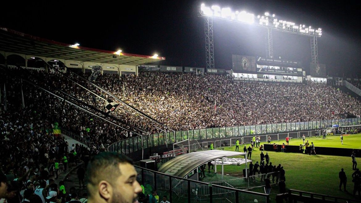 Vasco enfrenta Athletico-PR em São Januário nesta segunda-feira (26) às 21h